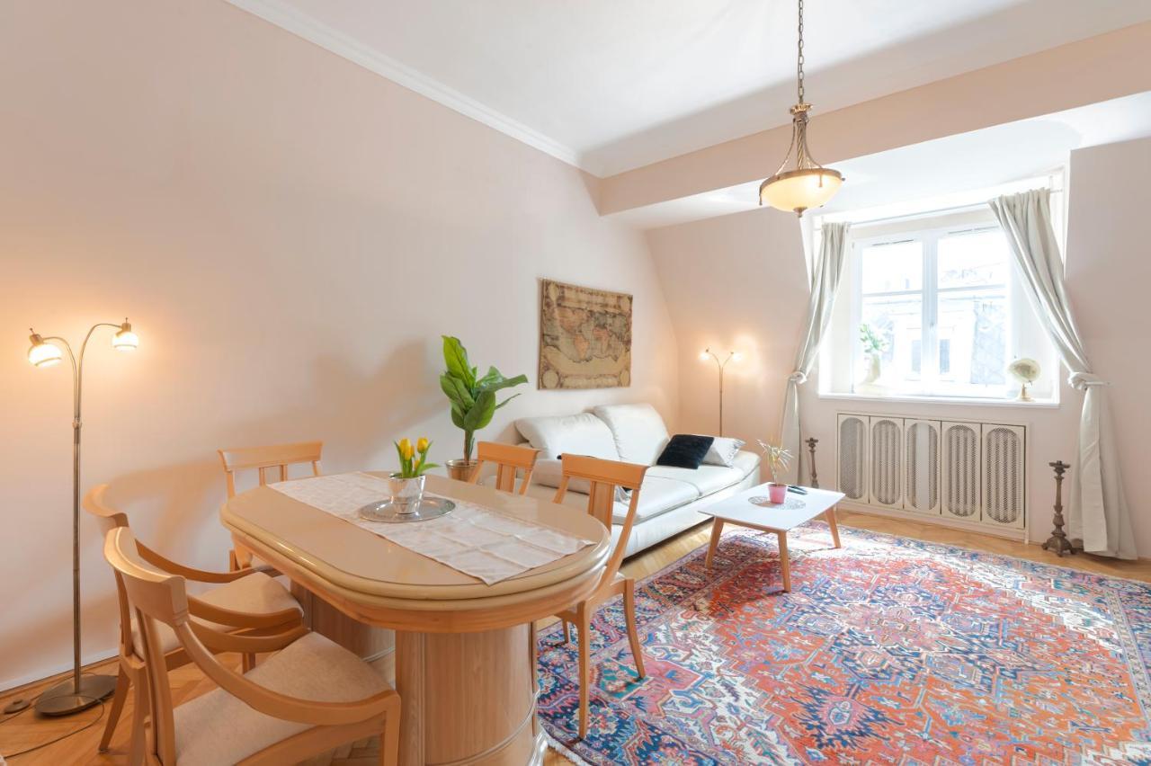 Opera & Basilica 2 Bedrooms With Balcony ブダペスト エクステリア 写真