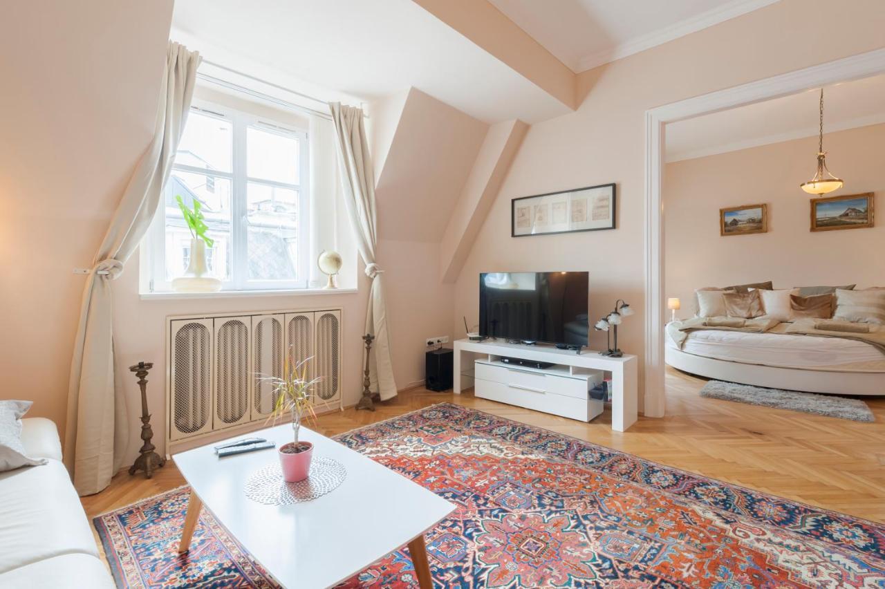 Opera & Basilica 2 Bedrooms With Balcony ブダペスト エクステリア 写真